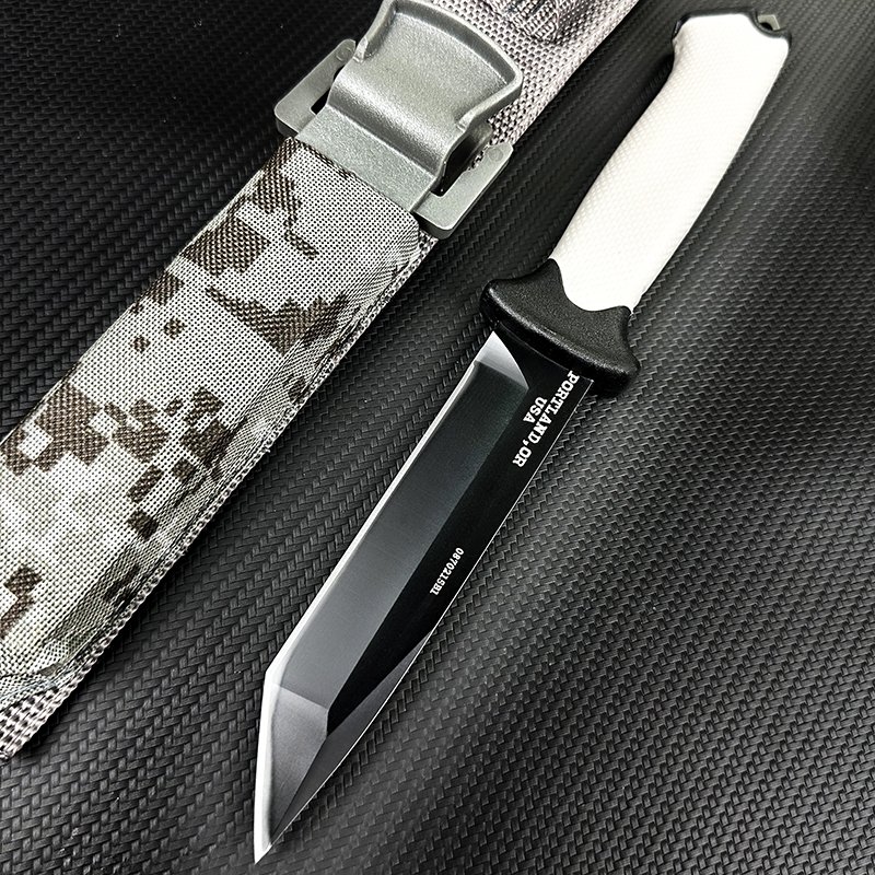 The field camp for outdoor survival uses a lot of knives with a high-strength