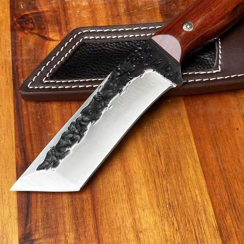 It's a field camp with a straight knife and a hard bone