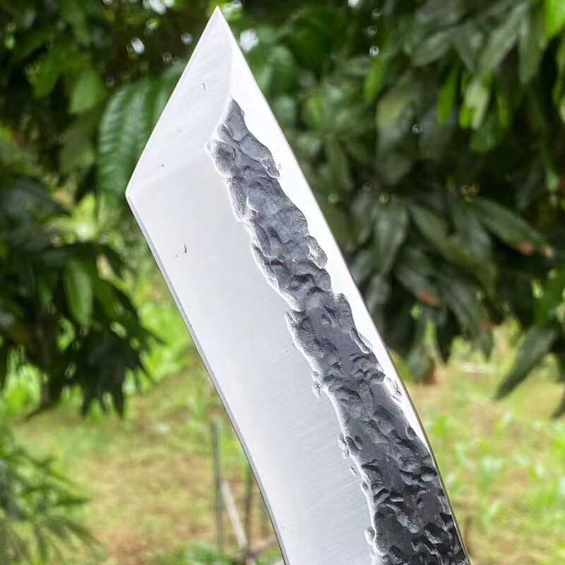 It's a field camp with a straight knife and a hard bone