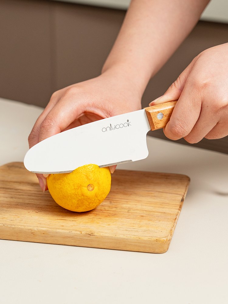 onlycook, the nordicins had a fruit and steel-stabbing knife, and a fielding knife
