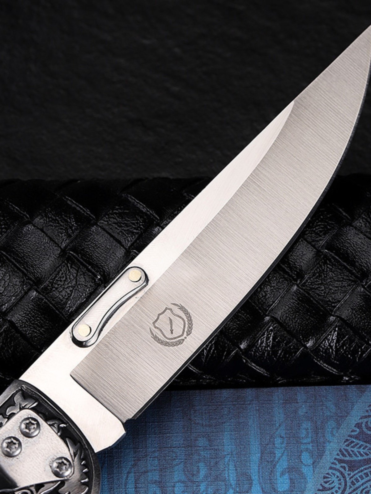 A fruit knife with a high-end, high-string, sharp, multi-purpose camp knife with a body-proof cold