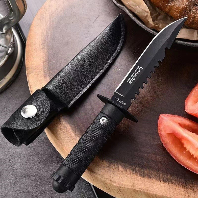 A small straight-knife camp with a high-intensity exterior knife with a self-defense knife