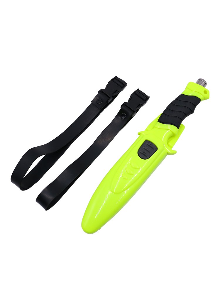 Camping adults with stainless steel and life-saving cutters in life-scratches tied with rescue ropes