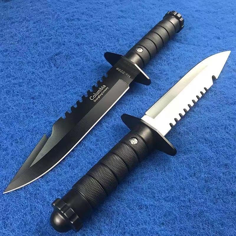 An open-door knife, a sharp steel-scrambling tactical field vehicle carrying a straight knife and a knife kit