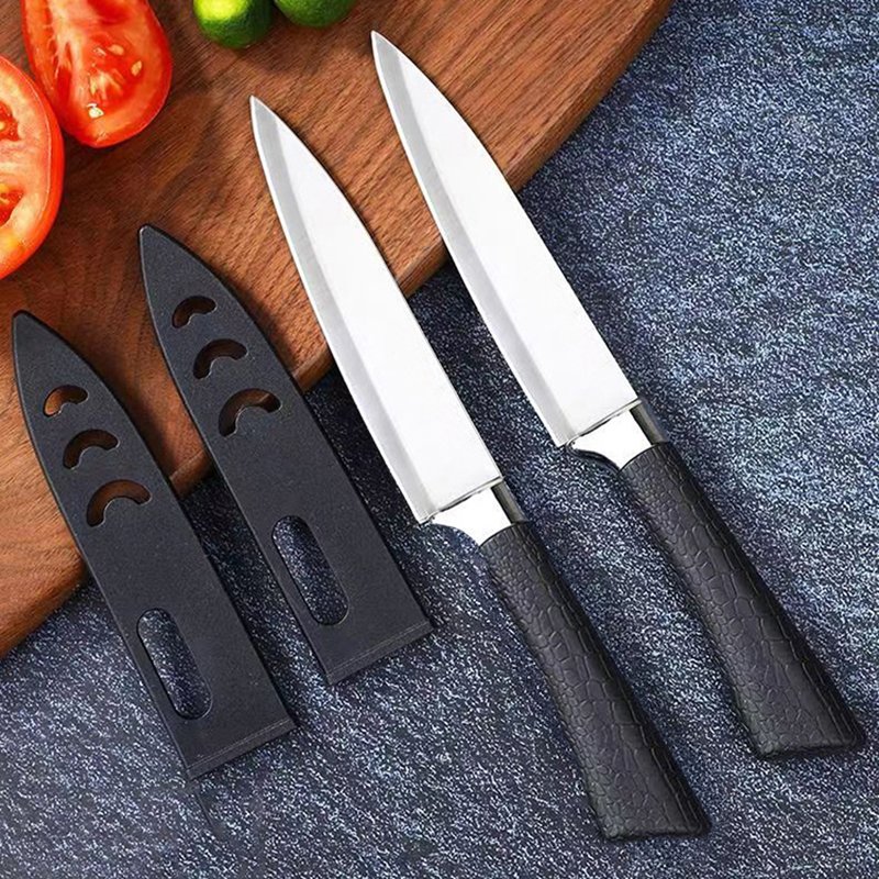 The fruit knife used a stainless steel cutter to cut a guacamole with a small knife for the rental of a home