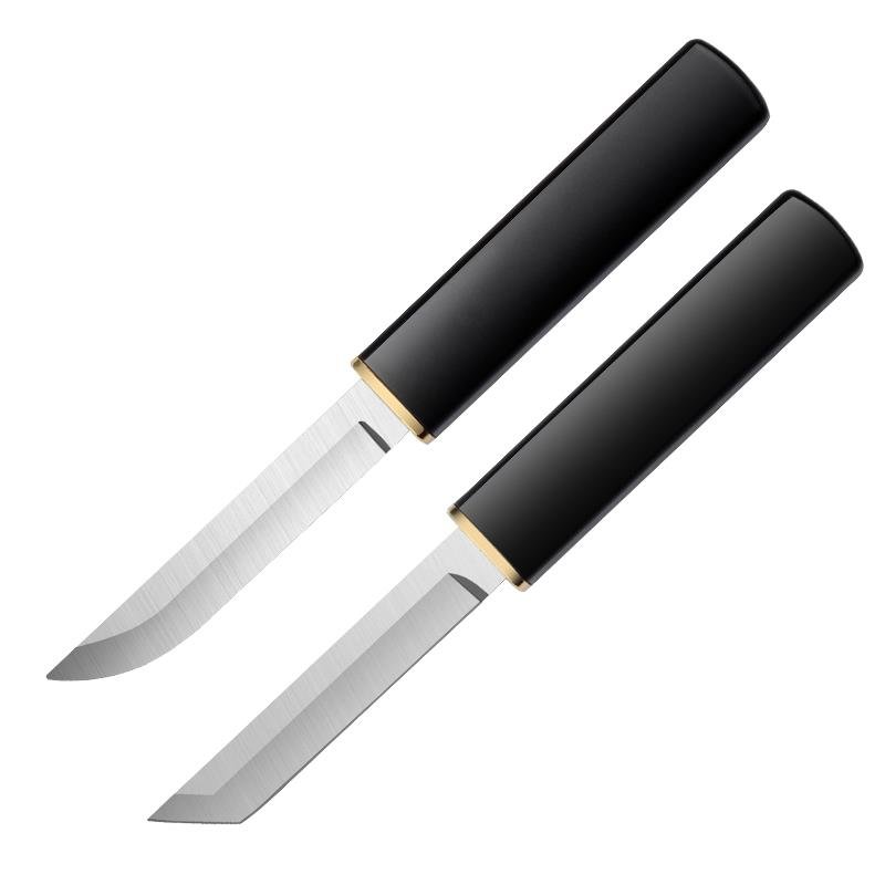 The family eats a meat knife with a multipurpose fruit knife and a sharp field knife