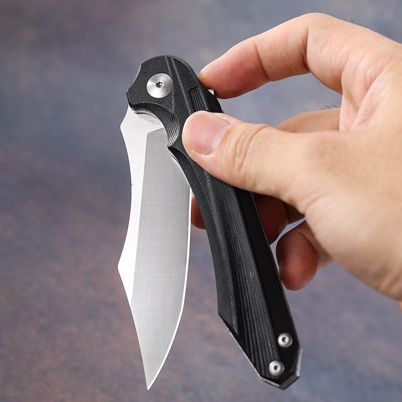 THE NEW EXTERIOR FOLDING KNIFE, THE G10 HANDLE, THE HIGH-HARD FIELD LIFE KNIFE, FOLLOWED BY THE STABBING KNIFE