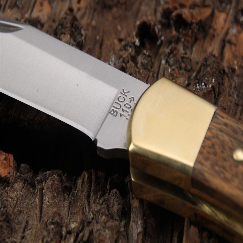 The Swiss Army's sword for the high-strength, sharp survival and defence of a multifunctional folding knife outside of the building