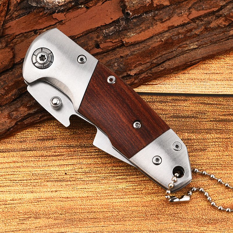 The stainless Iron Thunder's folding knife in the field carries a multi-purpose, multi-purpose, defensive knife for survival