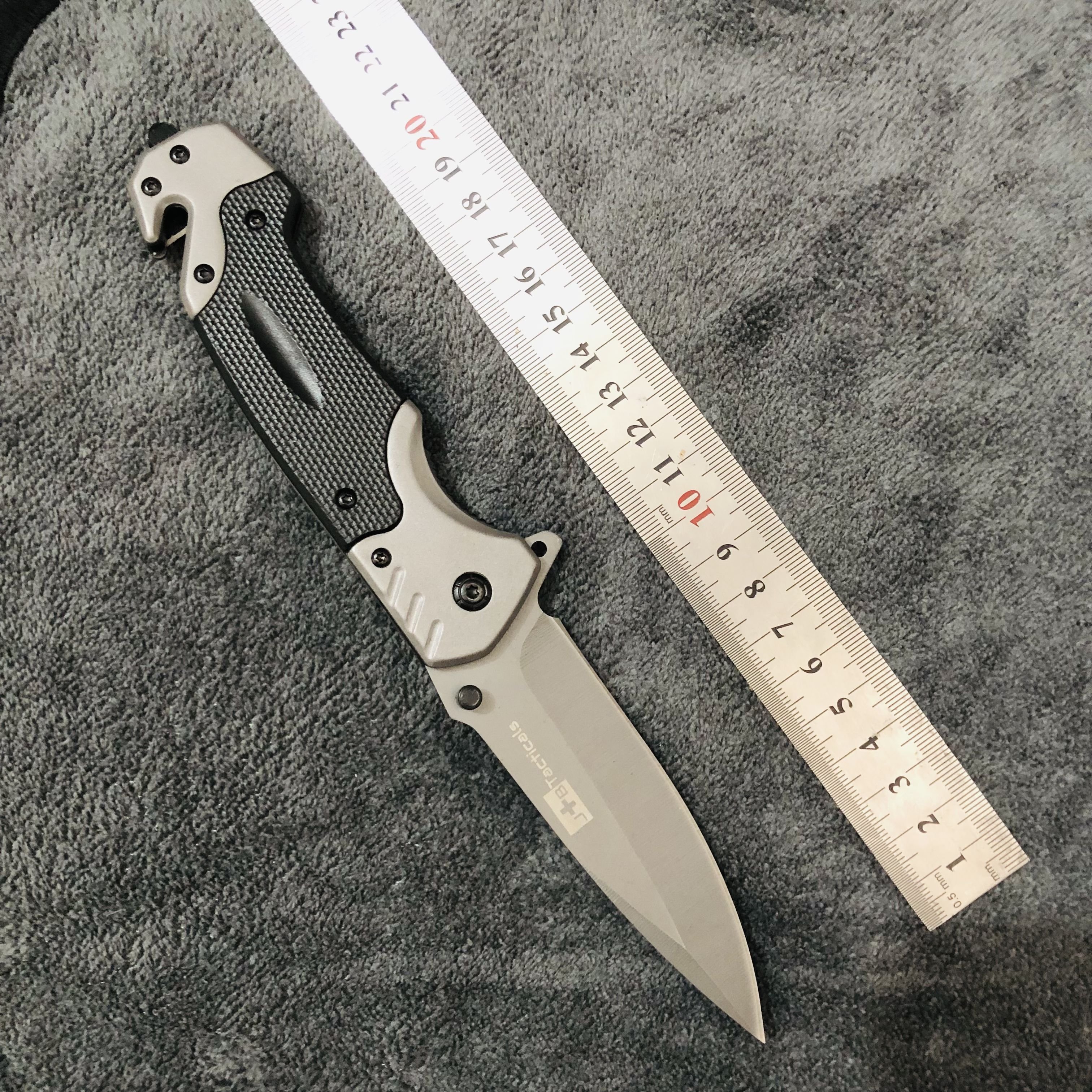 Xinjiang mail, multi-purpose portable fruit knife