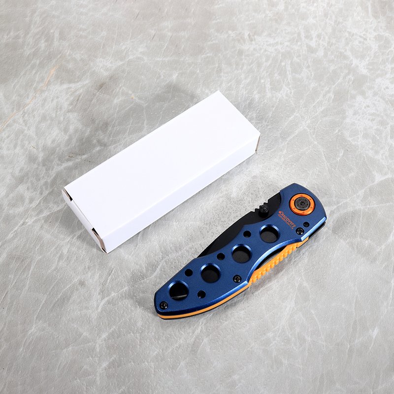 Hung's small blade folds, multi-purpose pliers, with a combination of tools, emergency scissors, and an outdoor knife