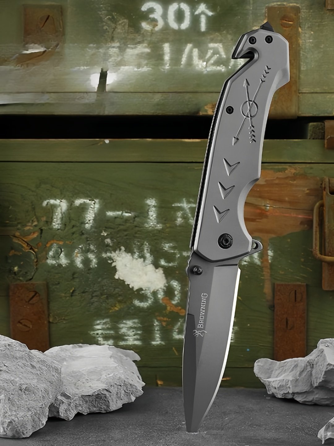A full steel handler, Browningo, with a folding knife