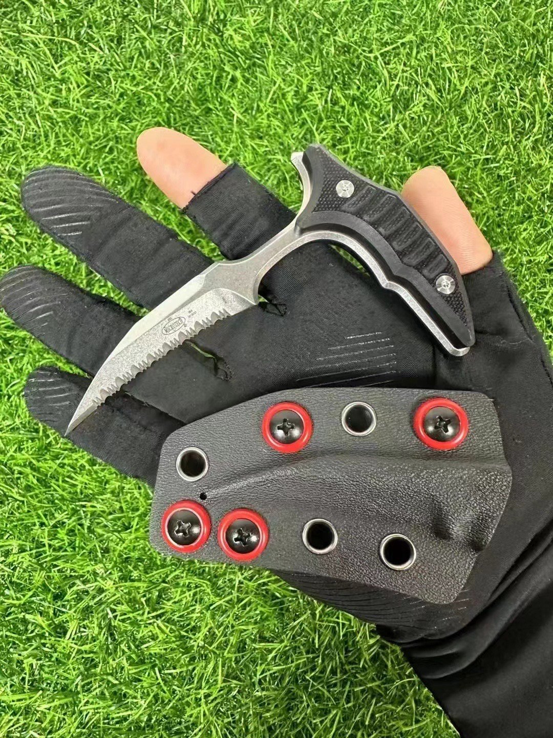 Microtech Bastinelli's straight knife, high-strength field life knife, field camping knife