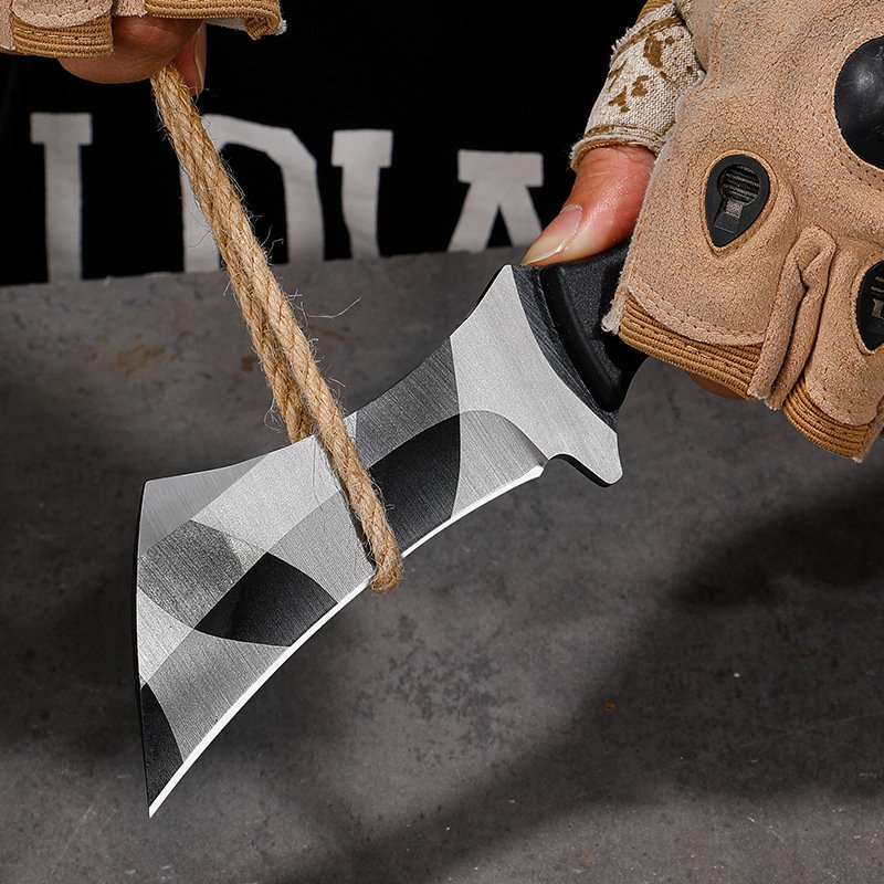 The field camp for outdoor survival uses a lot of knives with a high-strength