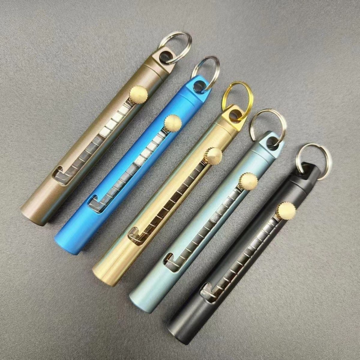 EDC MULTI-PURPOSE, WITH A SMALL KNIFE, WITH AN OUTDOOR CAMPING TOOL AND A FRUIT KNIFE