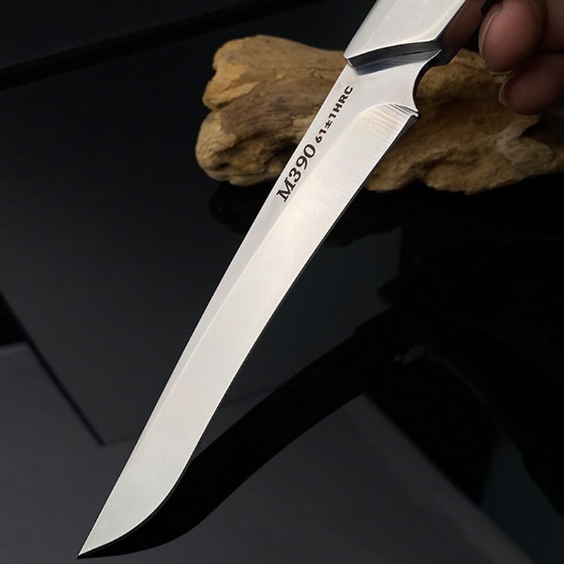 The sharp, high-strength camping knife, the steel field, the hand, the meat knife and the fruit knife
