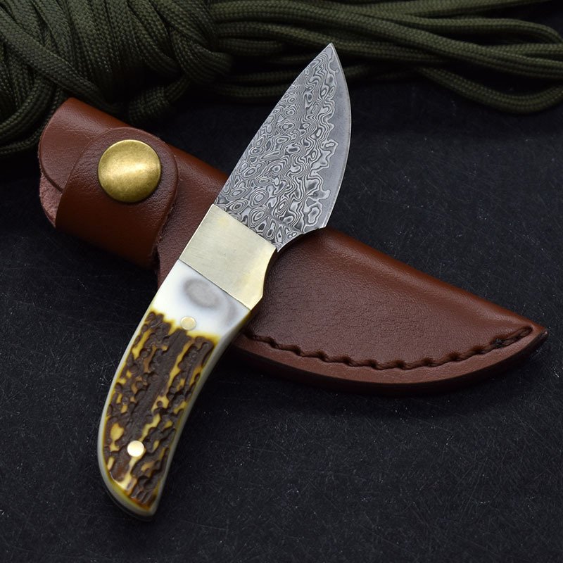 The mini-stabbing of the Damascus steel field rescue camp with a high-strength life knife