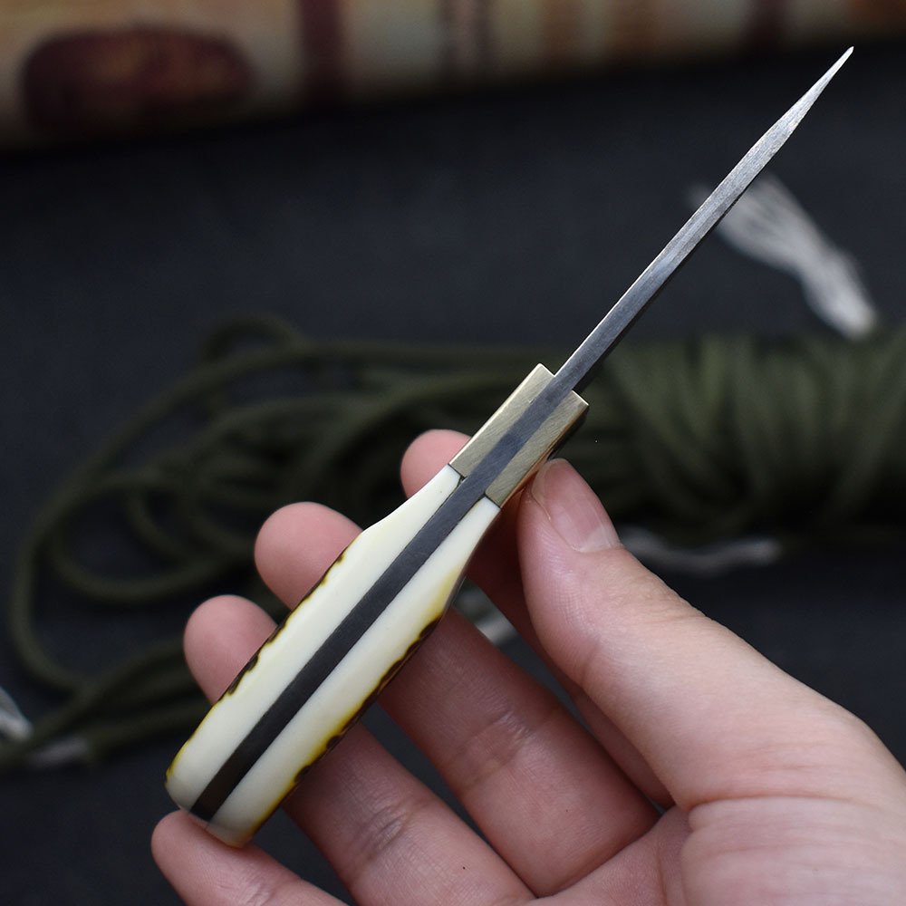 The mini-stabbing of the Damascus steel field rescue camp with a high-strength life knife