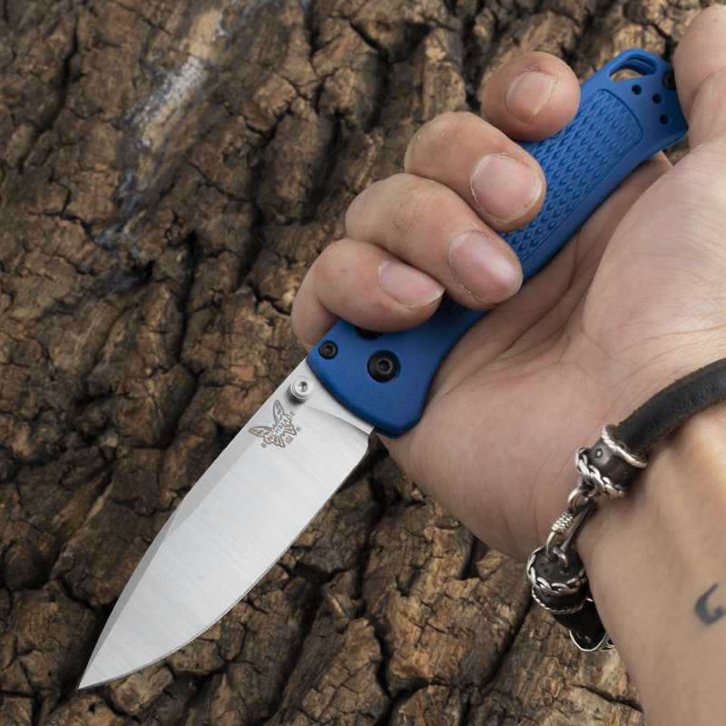Butterfly's 535 folding knife resets the outdoor camping with a sharp and durable fruit knife
