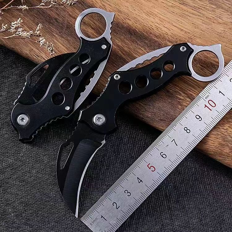 Warwolves with a high-heavy cleaver folding a knife and a knife for survival