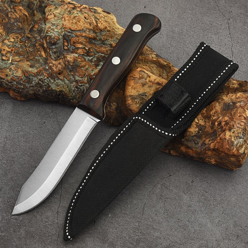 The field life knife is armed with a knife and a knife for life
