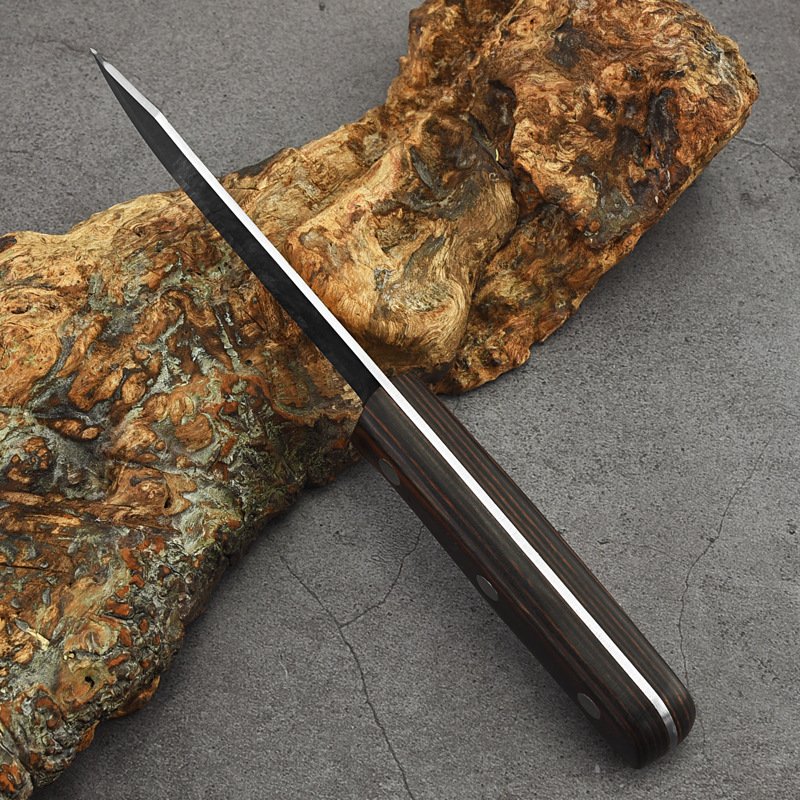 The field life knife is armed with a knife and a knife for life