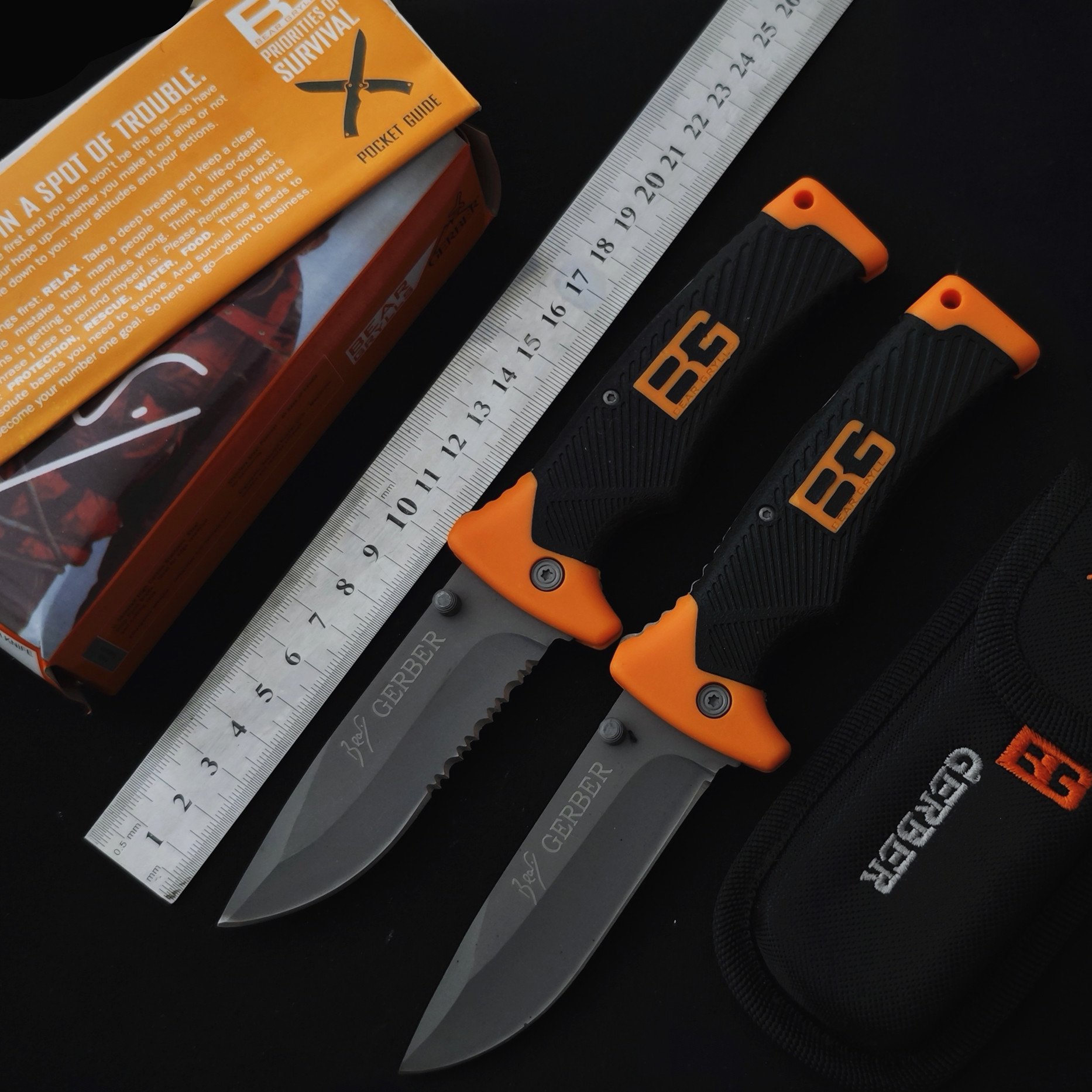 THE BG CAMP FOLDING KNIFE, THE FRUIT KNIFE, FOLLOWED THE CAMPING CAMPING KNIFE, THE RUBBER HANDLE OF THE OUTSIDE