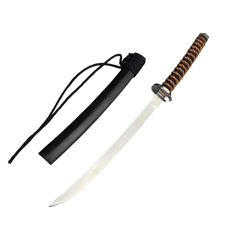 Autumn Knife with a sharp fruit knife and a knife outside the dorm