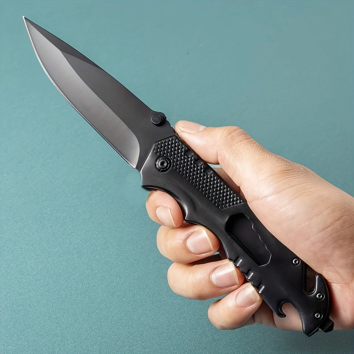 A multi-purpose folding knife with a high-strength mooring
