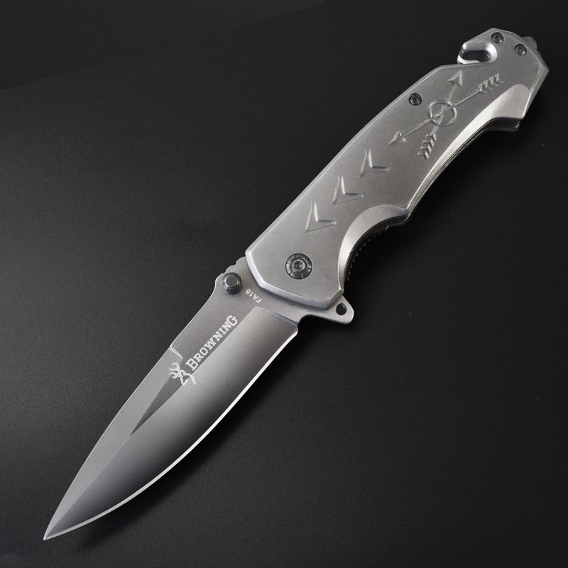 With a small knife folding a knife, a fruit knife and a spring steel tactical weapon, a knife and a delivery knife