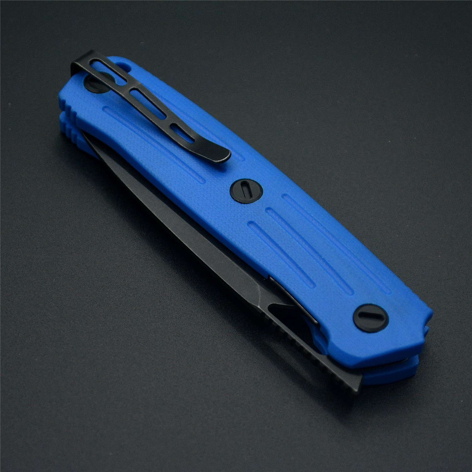 The new ARKONA is a Nettle-F-VG10 coupon and camp with stainless steel folding fruit knife