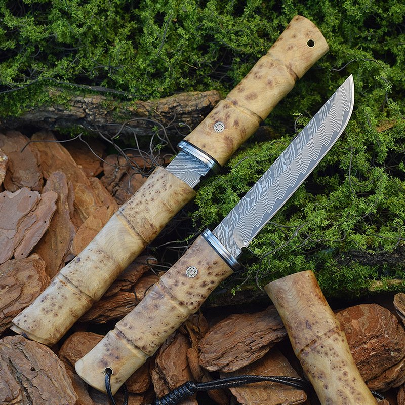 I've been working on a small knife and a straight-on-the-scratch camping horse for life