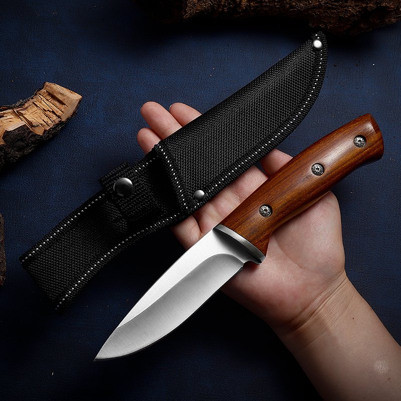 New-born straight-on-out camping wolf knife with a high-hard stainless steel sharp home fruit knife