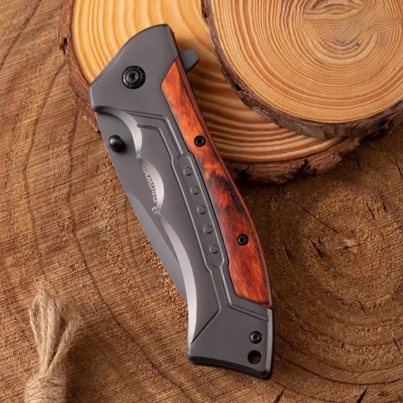 An outdoor multi-purpose self-defense knife folds, and a field camping knife is a small knife