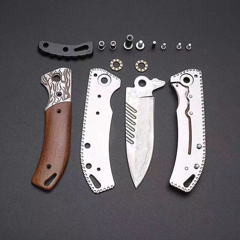 Damascus steel folding knife with a sharp knife and a fielding knife with a knife