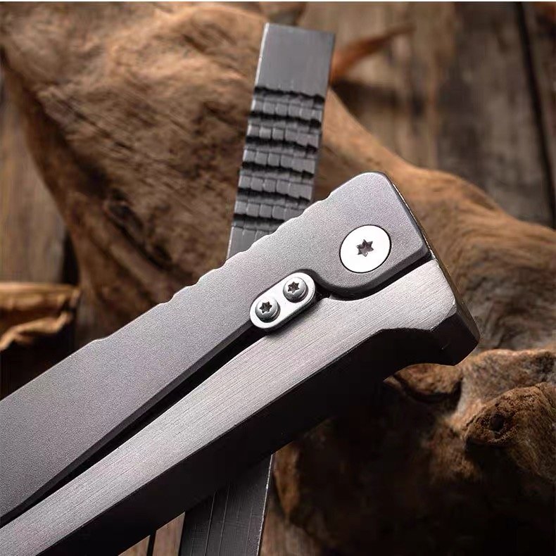 Folding knife and fruit knife with a thick, multipurpose knife camping with a sharp knife