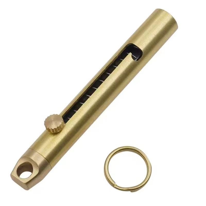 The Bronze Scalding Scalpel carries a small external protection tool key with a sharp fruit cutter