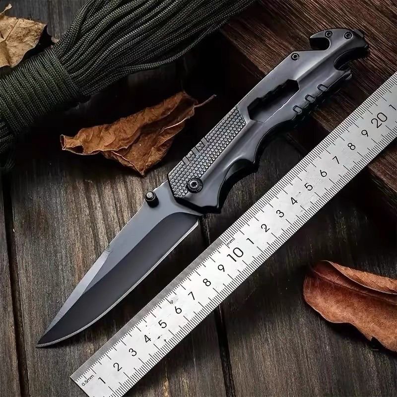 The whole steel-protected knife camped with a sharp knife to survive in the field with a fruit knife