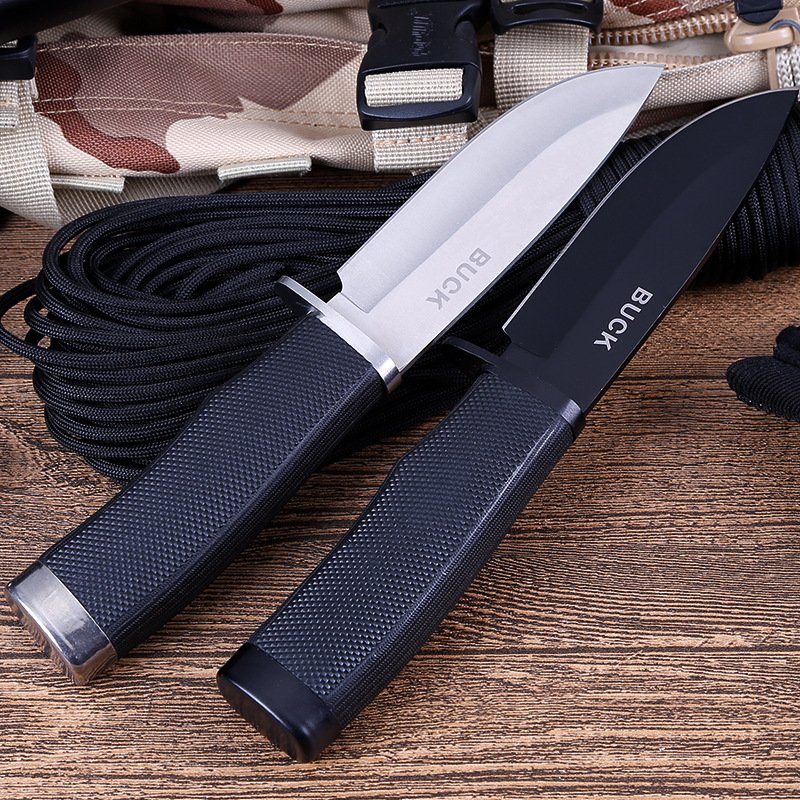 With a sharp and high-strength tactical defensive camp, a straight knife, a fruit knife, a cold weapon