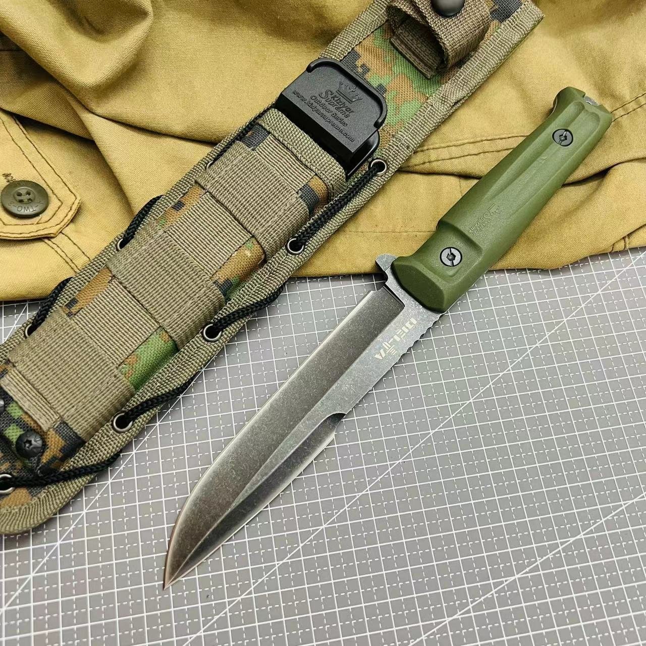 A new Russian-Kizlia portable camper with a small knife to defend himself