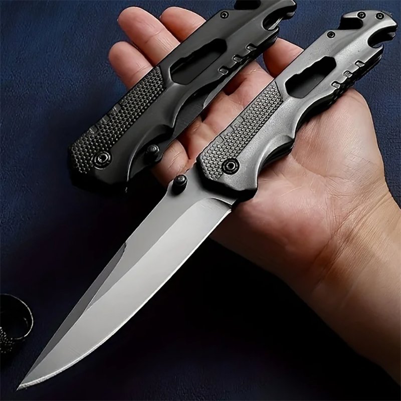The whole steel-protected knife, the sharp edge of the field, the folding knife, the fruit knife, and the heavy-hard camping knife