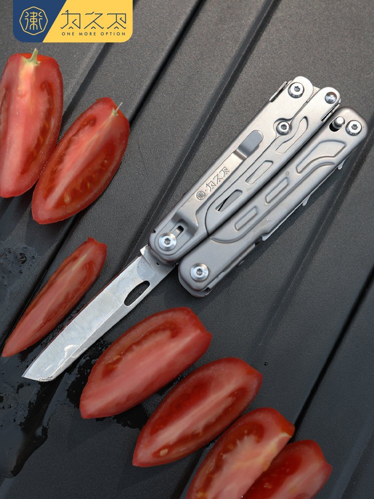 The exterior multi-purpose plier folding of the scissor and the Swiss Army's emergency scissor camping tool