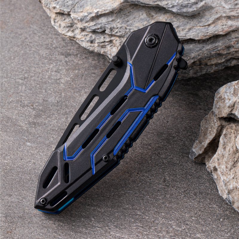 An outdoor knife folds with a pocket knife, a sharp fruit knife, a tall, guacamole and a camping knife