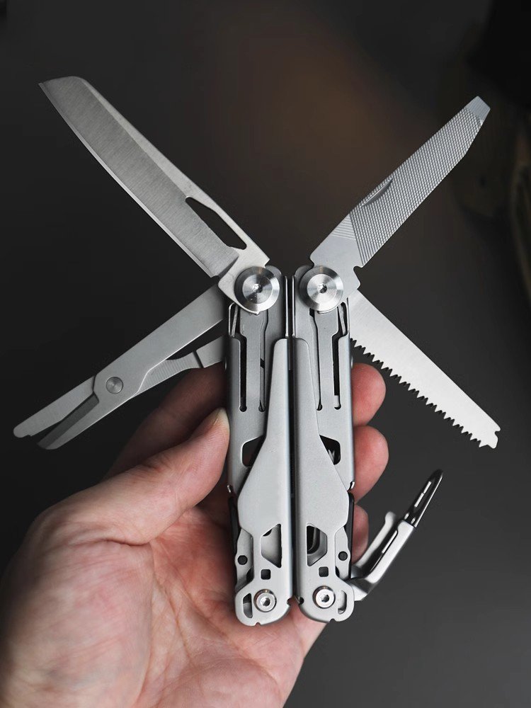 German multi-purpose exterior survival plier, emergency field camping equipment vehicle, emergency clamp