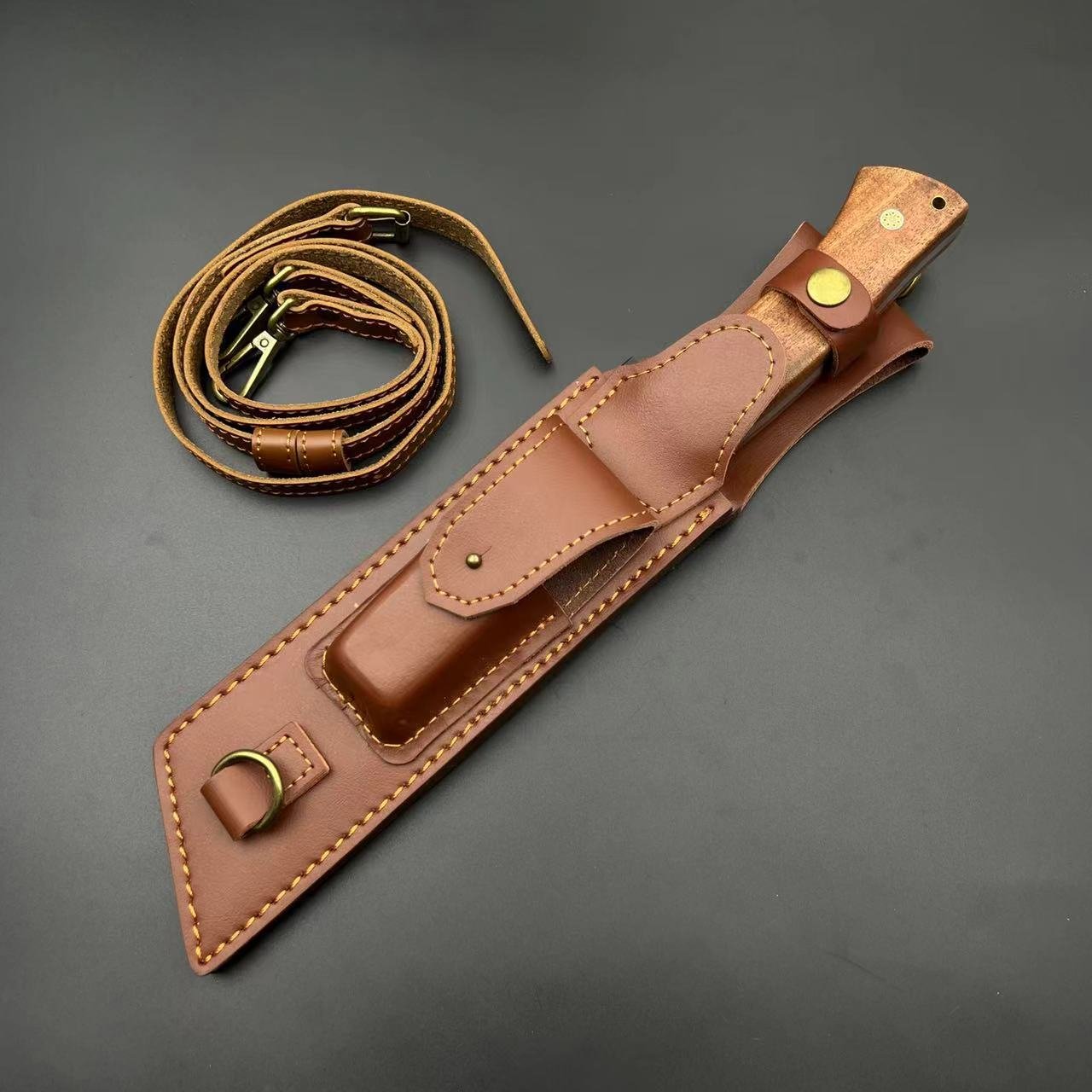 An open-door knife with a high-strength wood knife and a field knife to climb up the hill