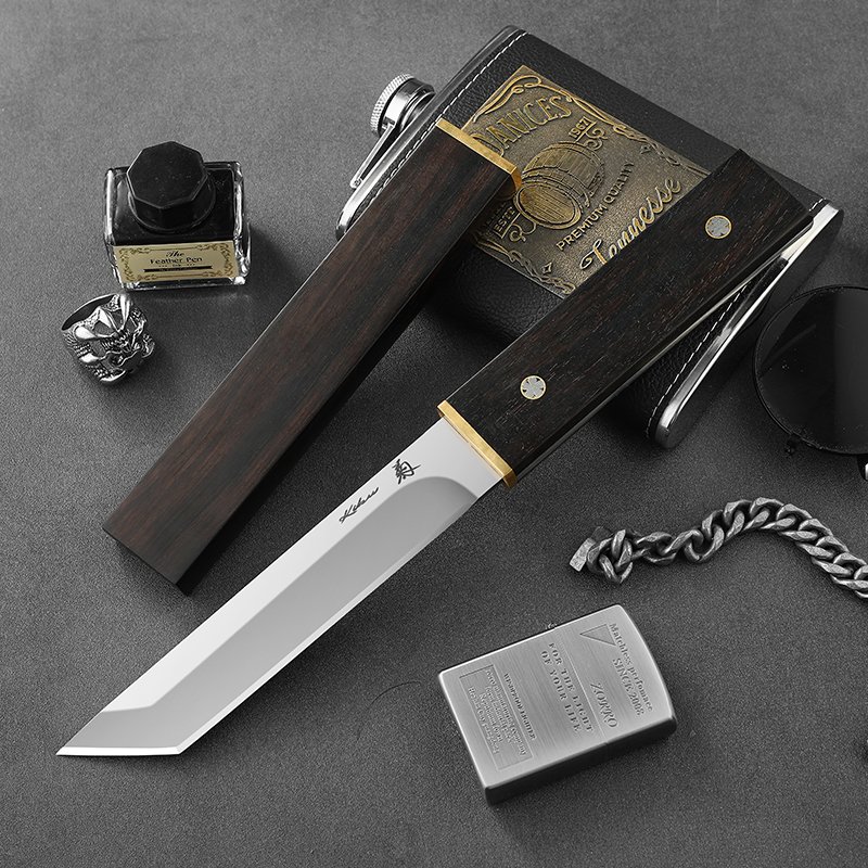 A MEAT KNIFE, M390 STEEL, AND A FIELD KNIFE, A KNIFE, A KNIFE, A KNIFE, A KNIFE, A SMALL STEEL KNIFE