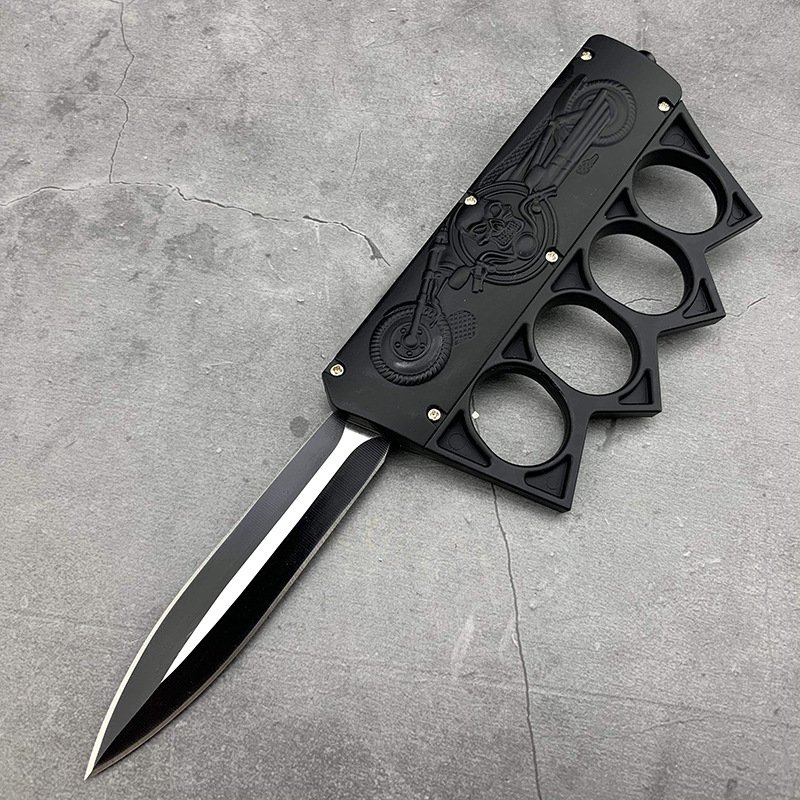 An open-air knife with a stainless steel knife and a field knife with a small knife to defend himself