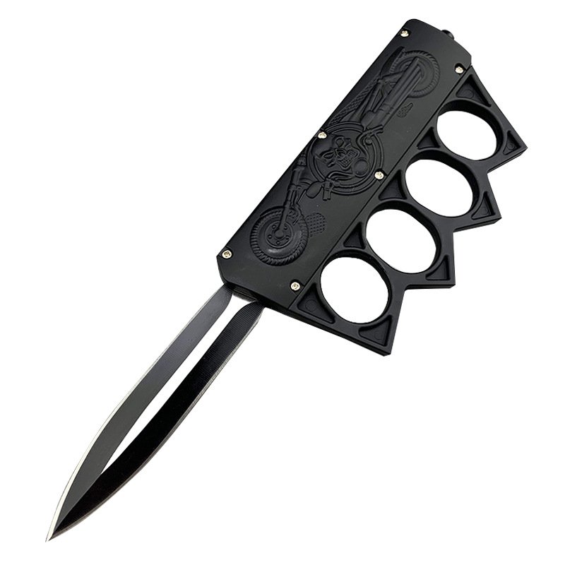An open-air knife with a stainless steel knife and a field knife with a small knife to defend himself