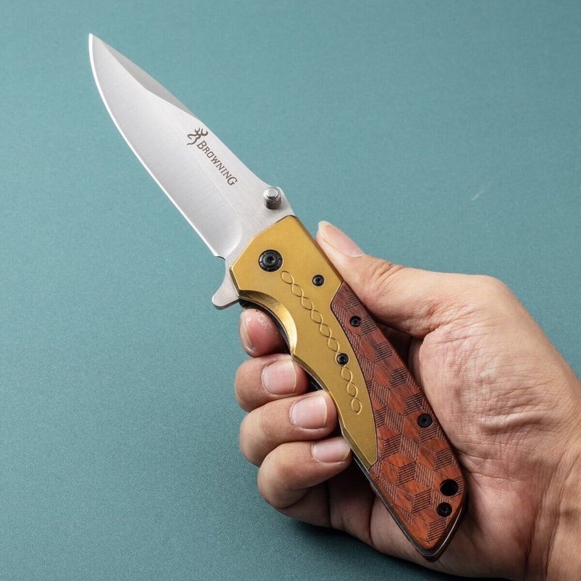 A high-hard knife with a fruit knife and a camping gear