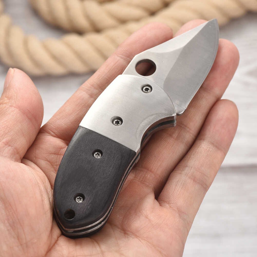 A small, fat knife outside, a small, camping knife with a multifunctional folding knife, and a fruit knife to open a delivery knife
